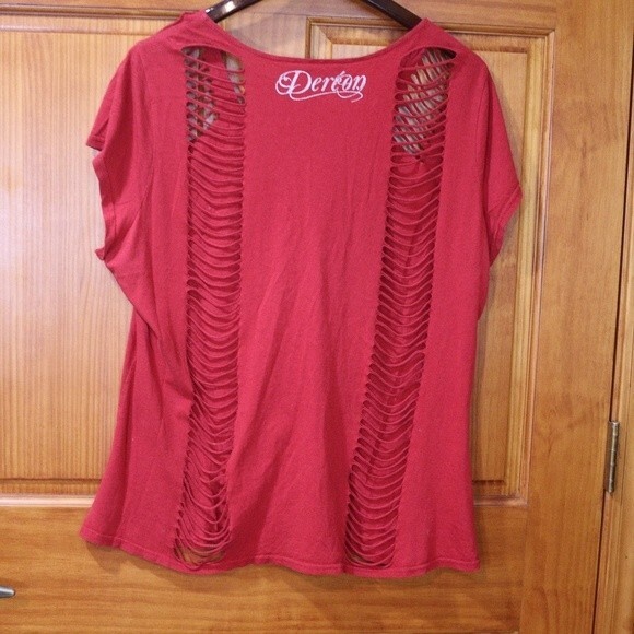 Dereon Red & Black Graphic Cut Out Sexy Edgy Distressed Top 1X - Picture 7 of 12